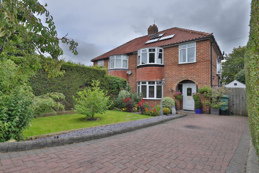 Lead Lane, Ripon, HG4 2LN 3 bed semidetached house £305,000