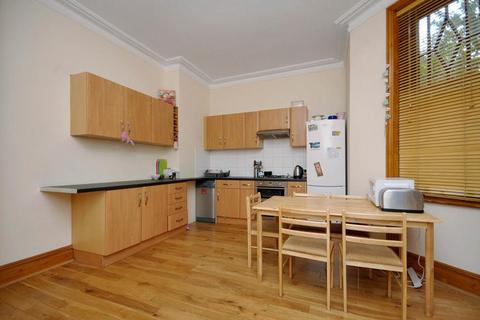 4 bedroom flat to rent - Elgin Court, Maida Vale, London, W9