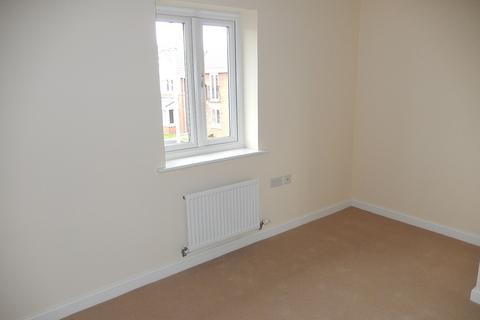 2 bedroom townhouse to rent, Sunningdale Way, Gainsborough