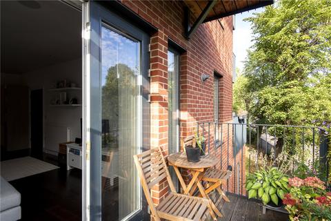Flat 4, 1d Palace Road, London, SW2 3DY