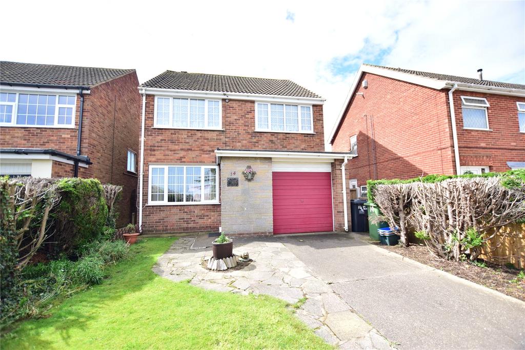 St. Nicholas Drive, Grimsby, DN37 3 bed detached house £158,000