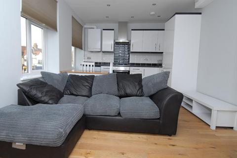 2 bedroom flat to rent, Kingston Road, Wimbledon Chase, SW20 8LR