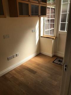 3 bedroom end of terrace house to rent, Strathdon Drive Tooting Broadway