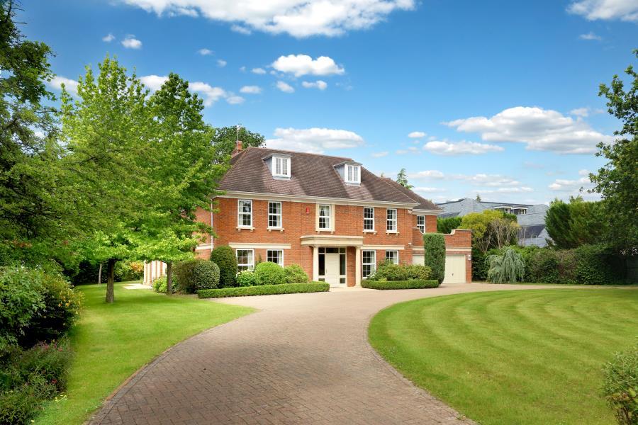 7 bedroom detached house to rent