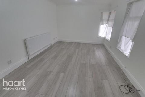 3 bedroom semi-detached house to rent, Illingworth Place, Oldbrook