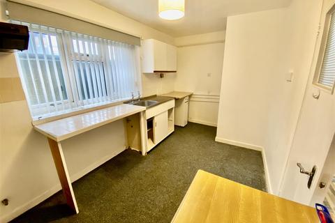 3 bedroom flat for sale, Embankment Road, Pwllheli