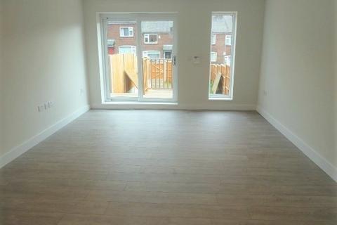 3 bedroom townhouse to rent, Rainsough Brow, Prestwich, M25