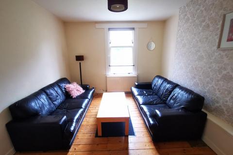 3 bedroom flat to rent, Moncur Crescent, Coldside, Dundee, DD3