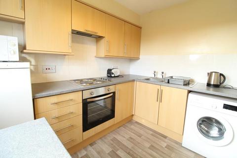 2 bedroom flat to rent, Headland Court, First Floor, AB10