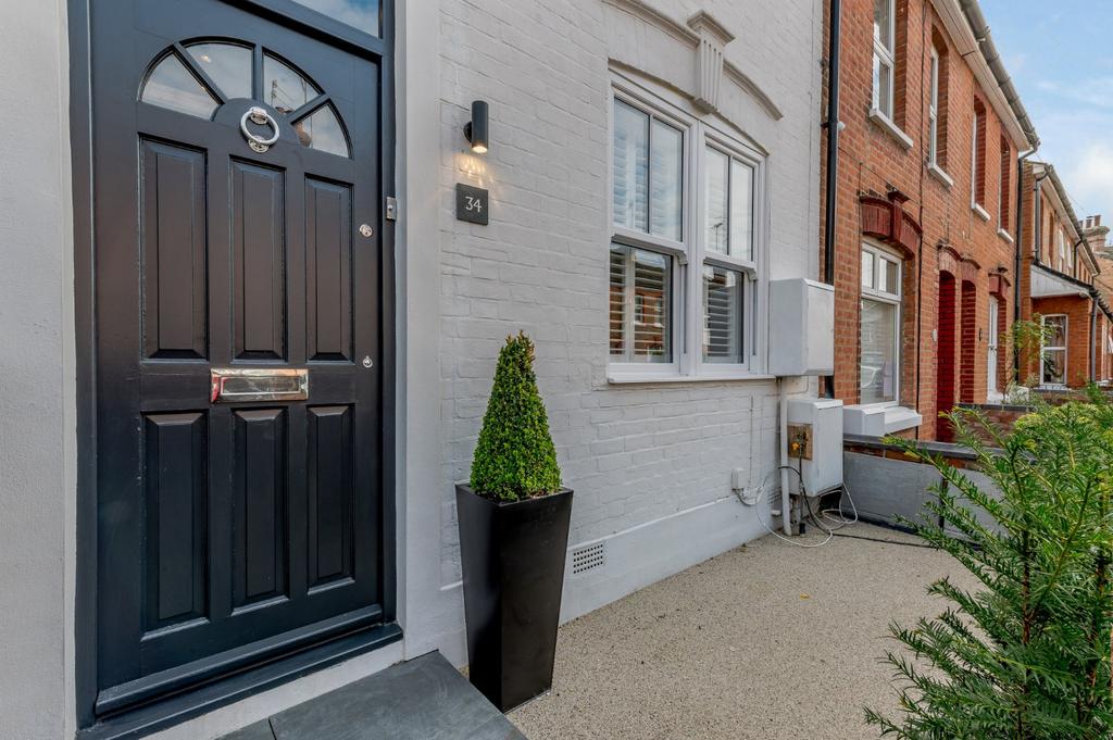 Ladysmith Road, St. Albans... 3 bed terraced house £800,000