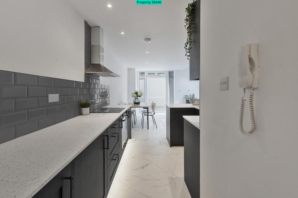Apartment in London - View 5