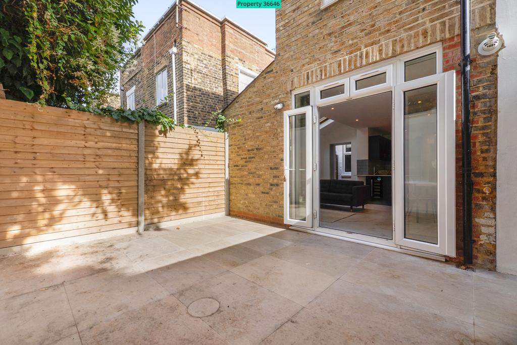 Apartment in London - View 2