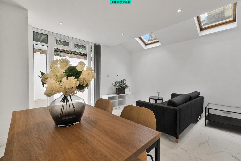 Apartment in London - View 3
