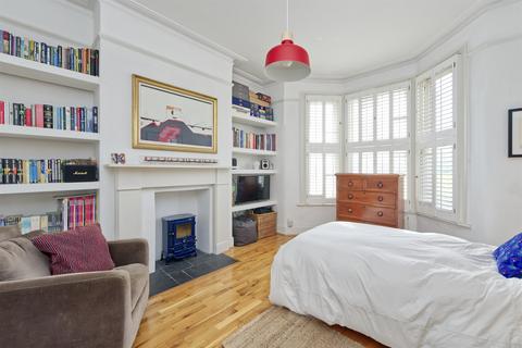 3 bedroom flat for sale, Pavilion Terrace, London, W12