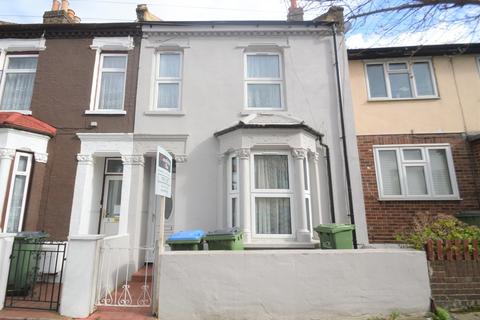 3 bedroom terraced house to rent, Garibaldi Street, Plumstead, London
