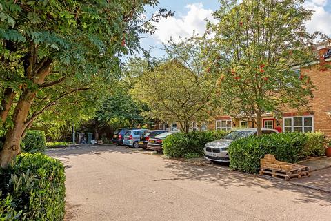7 Clarendon Close, London, E9 7BY