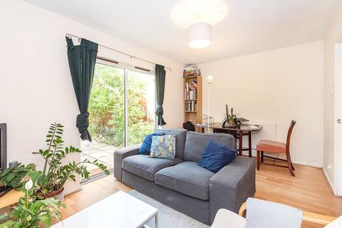 7 Clarendon Close, London, E9 7BY
