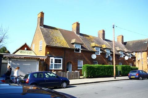 3 bedroom terraced house to rent, Erconwald Street, East Acton, London, W12 0BP