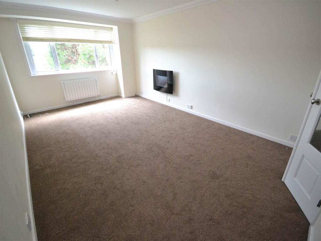Magnolia House, Redhill Drive, Bournemouth 2 bed flat £195,000