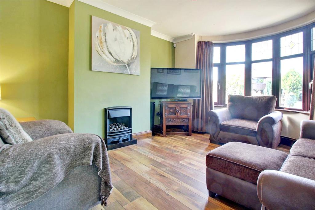 Brook Holloway, Stourbridge, DY9 3 bed semidetached house £266,950