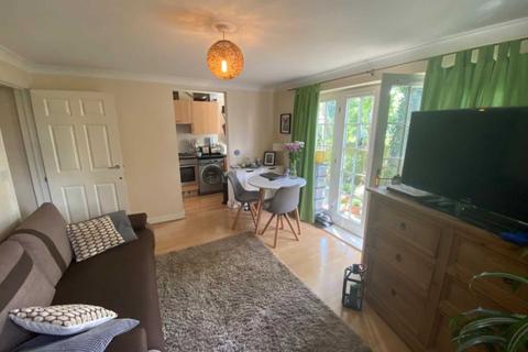 1 bedroom flat to rent, Romeland, Elstree