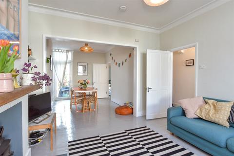 102 Whippingham Road, Brighton, BN2 3PG