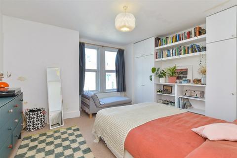102 Whippingham Road, Brighton, BN2 3PG