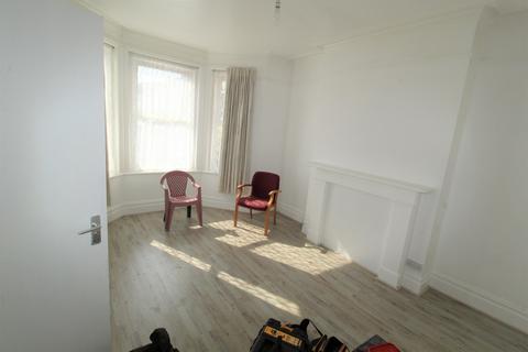 Studio to rent, Worthing BN11