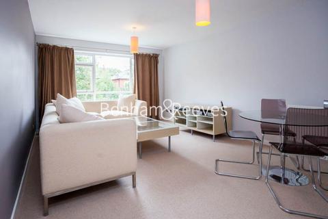 2 bedroom apartment to rent, Mount Park Road, Ealing W5