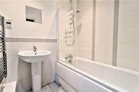 2 bedroom flat for sale, Lanadron Close, TW7