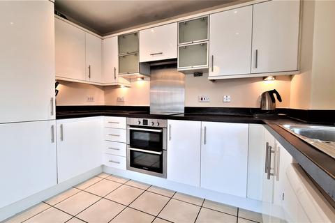 2 bedroom flat for sale, Lanadron Close, TW7