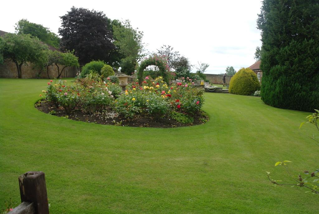 Farnham, Knaresborough HG5 9JE 1 bed cottage £675 pcm (£156 pw)