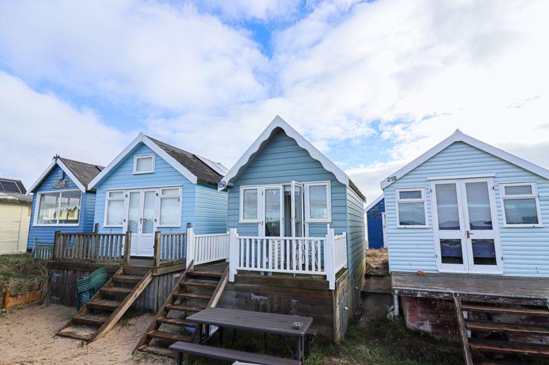 Mudeford Sandspit. Hut 216 1 bed detached house for sale £410,000