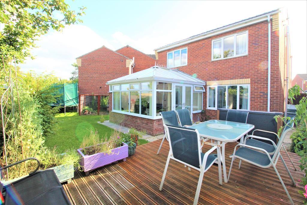 Cotterdale Gardens, Wombwell, Barnsley, South Yorkshire, S73 0BX 4 bed