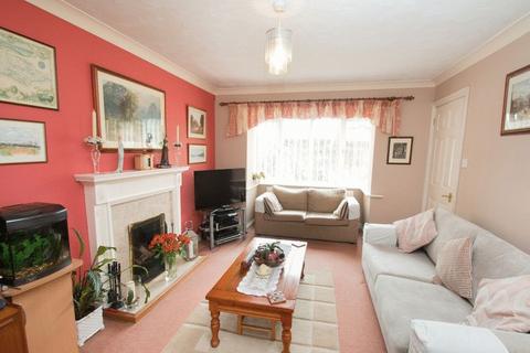 3 bedroom detached house for sale, Avebury Close, Bracklesham