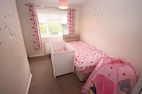 2 bedroom maisonette for sale, Godfrey Avenue, Northolt
