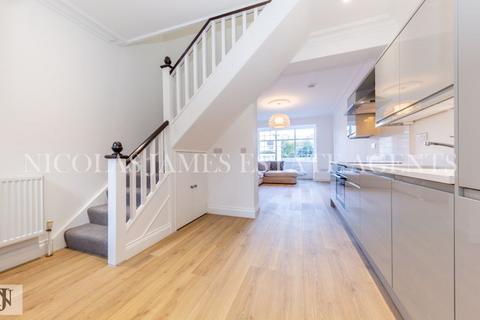 2 bedroom house to rent, Glenthorne Road, Friern Barnet, London N11