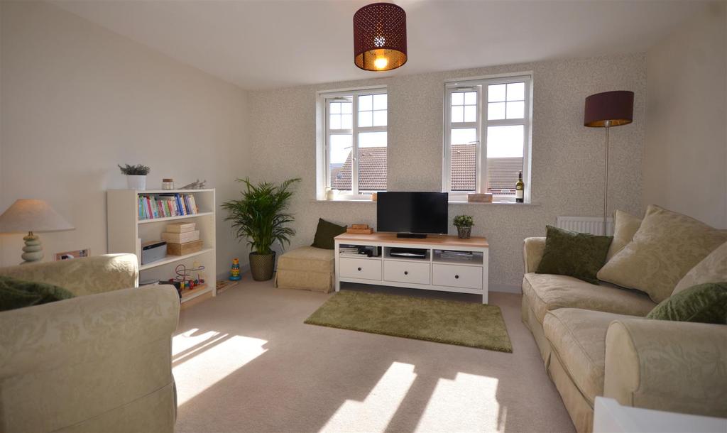 28 Port Stanley Close, Norton Fitzwarren, Taunton 3 bed end of terrace