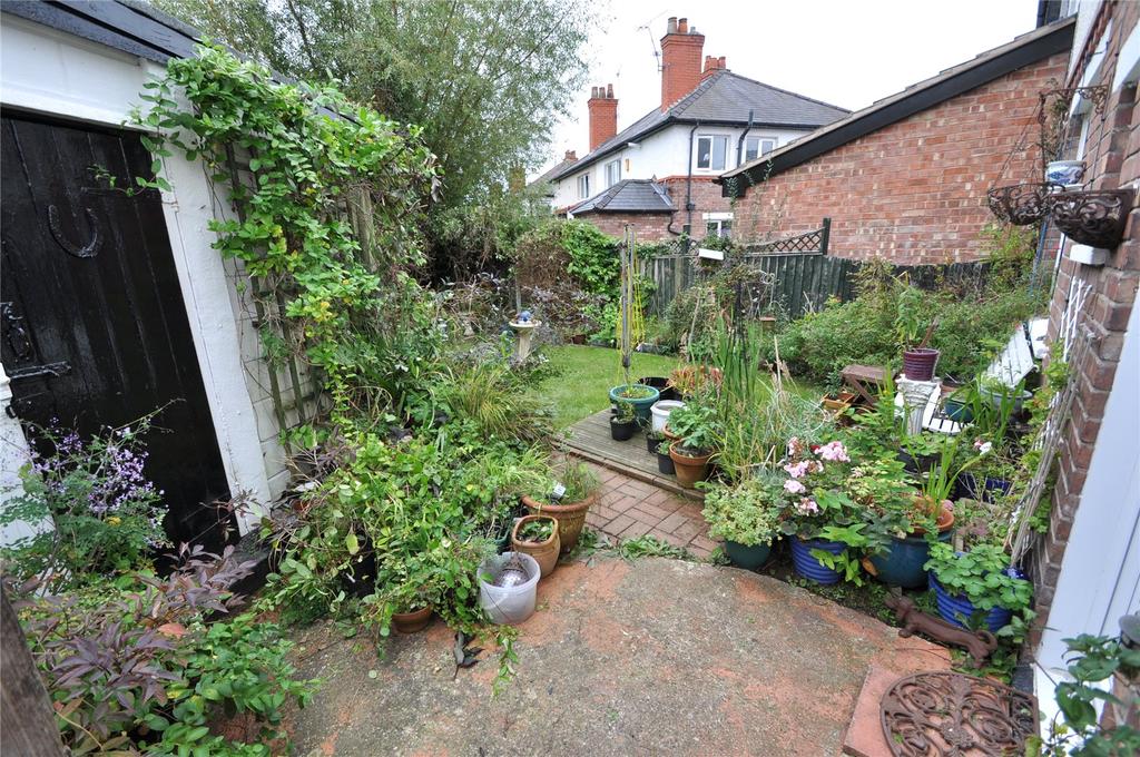 Lache Park Avenue, Chester, CH4 3 bed semidetached house £275,000