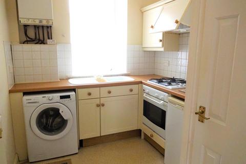 2 bedroom terraced house to rent, Thomas Wyatt Road, Devizes SN10