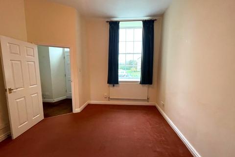 2 bedroom terraced house to rent, Thomas Wyatt Road, Devizes SN10