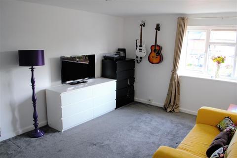 1 bedroom apartment to rent, Turpin Road, Bedfont