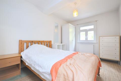 2 bedroom flat to rent - Davisville Road, Shepherd's Bush W12 9SH