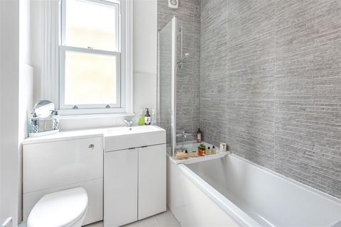 16 Dinton Road, Kingston Upon Thames, KT2 5JT