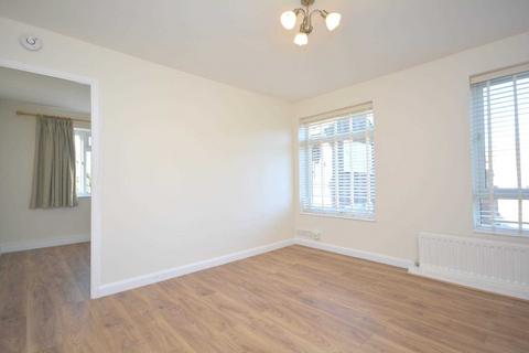 2 bedroom apartment to rent, Boulters Court, Amersham