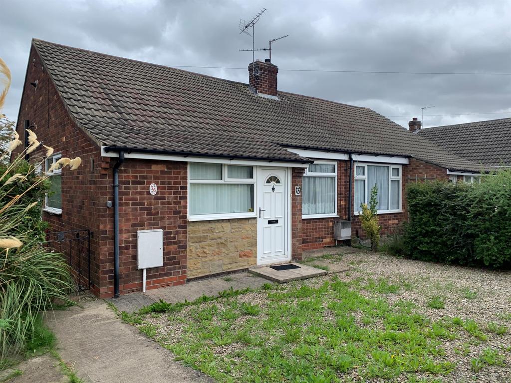 Eastholme Drive, York, YO30 5ST 2 bed semidetached bungalow £130,000