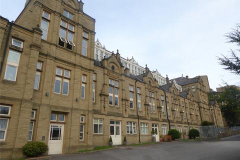 Clare Hall, Halifax, HX1
