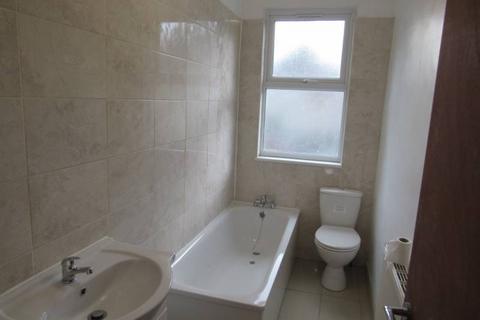 1 bedroom in a house share to rent, Arnold Road N15
