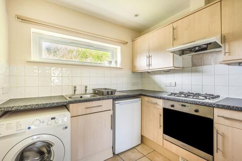 2 bedroom flat to rent, Mortimer Drive,  Marston,  OX3