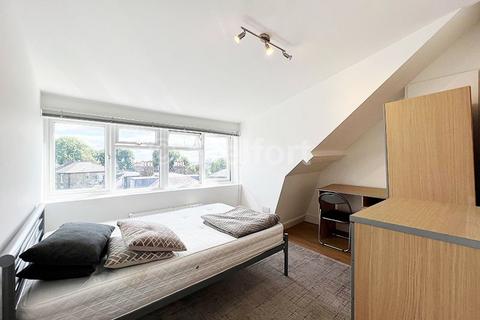 2 bedroom flat to rent, Junction Road, London, N19